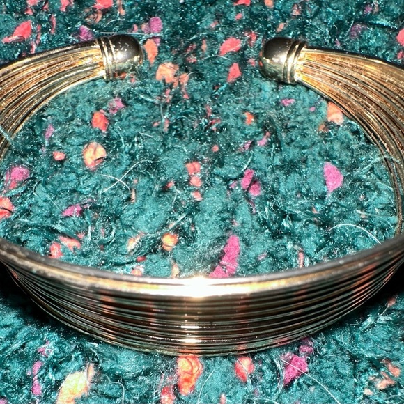 Anthropologie | Jewelry | Nwot Anthropologie Silver Wire  ‼️RARE‼️🎸ANTHRO🎸🔥NWOT🔥Open Wire Cuff Bracelet🔮Matching Earrings in my closet!🔮